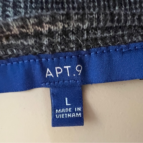 Apt. 9 Gray Plaid Bell Sleeve Top Size Large - Picture 7 of 9